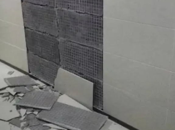 九龙坡瓷砖空鼓维修公司分享下九龙坡墙砖松动维修的知识